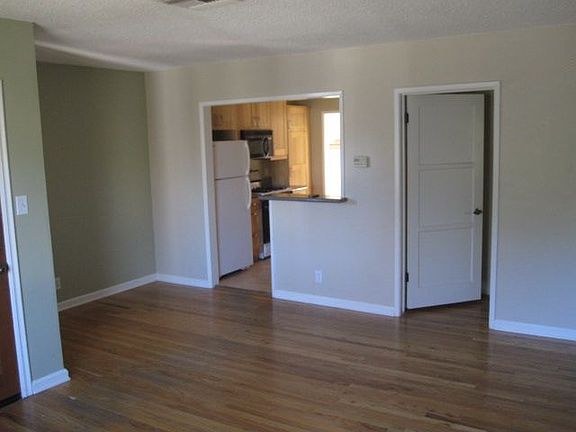 Living Room/Kitchen