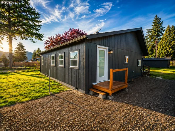 47875 Elgin Ave, Oakridge, OR 97463