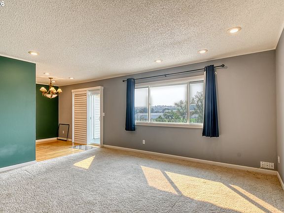 5th image of 1900 NW Carden Ave APT 16
