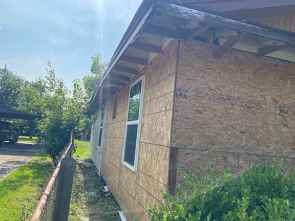 3rd image of 8218 Bertwood St