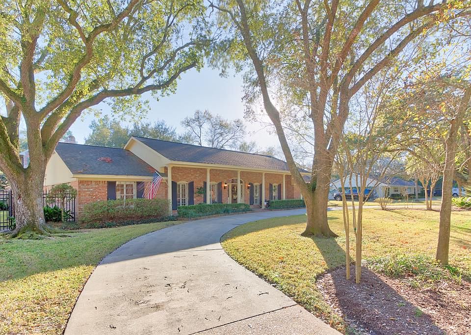 1st image of 11407 S Chestwood Dr