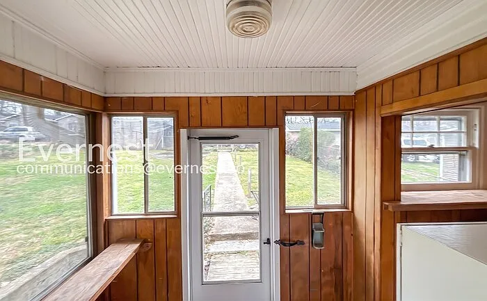 1125 Highland Dr — Photo 7