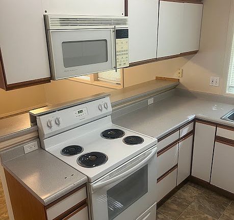 3rd image of 2319 E Locust St APT 106
