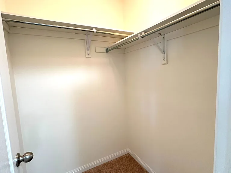 116 Hurst Dr — Photo 41