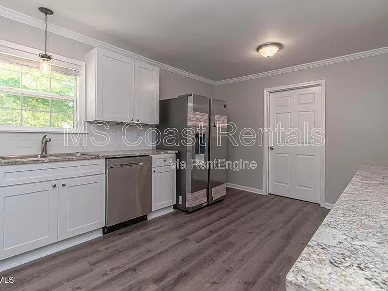 6823 Mescalero Dr — Photo 7