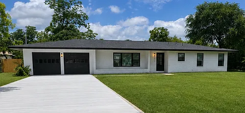 2411 Blossom Dr Photo 1