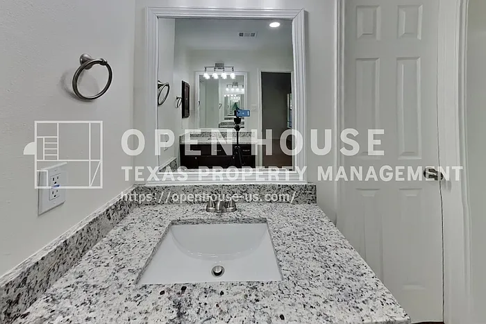 1611 Sterling Village Dr — Photo 11