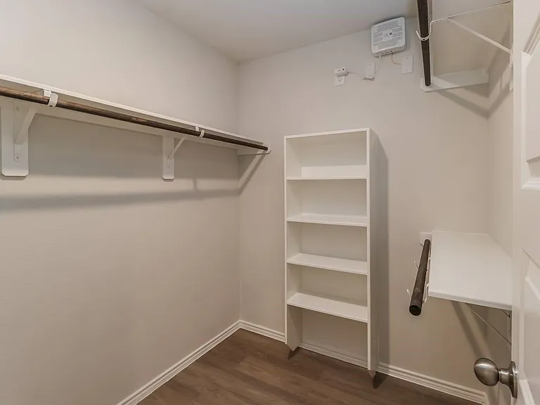 10718 Sunlit St — Photo 14