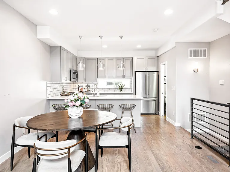 1555 W 43rd Ave — Photo 30