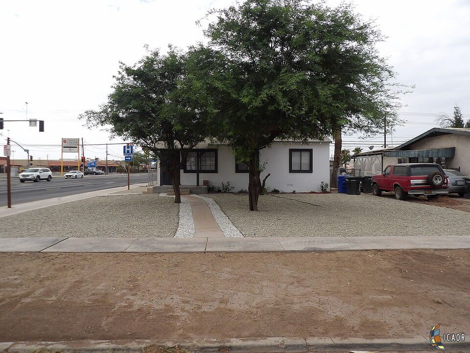 1st image of 407 Sandalwood Dr