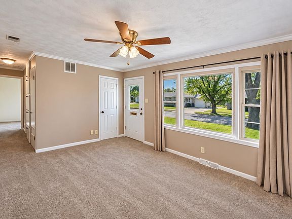 5th image of 1501 Beach St
