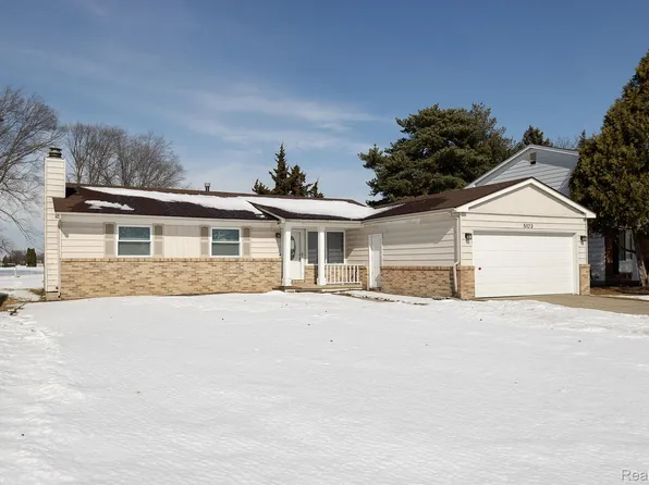 5123 Mill Wheel Dr, Grand Blanc, MI 48439