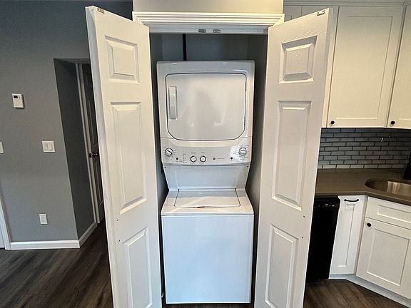 3rd image of 291 Conklin St