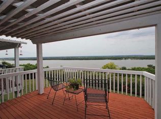 120 Windward Pl, Alton, IL 62002