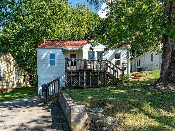 4th image of 1437 Miller St