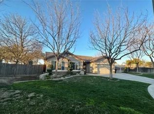 2106 N Vine Cir, Hanford, CA 93230