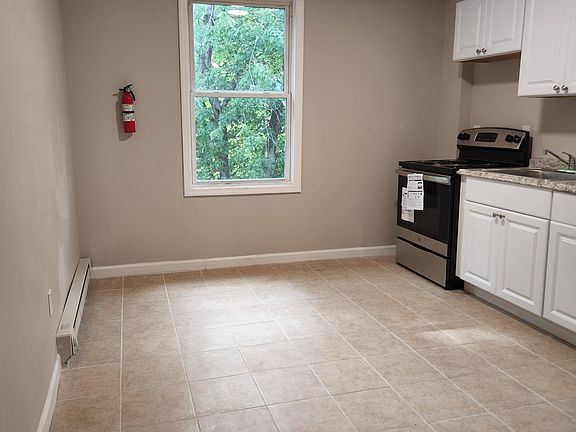 2nd image of 113 S 11th St Floor 3