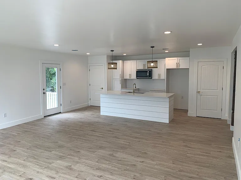 6208 Lake St #3 — Photo 7
