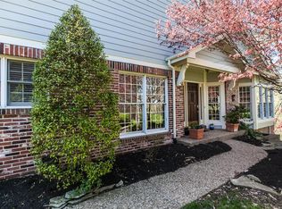14196 Woods Mill Cove Dr, Chesterfield, MO 63017