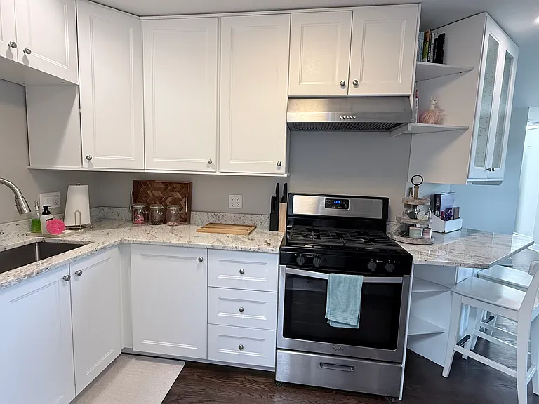 615 Sheridan Rd #3T — Photo 2