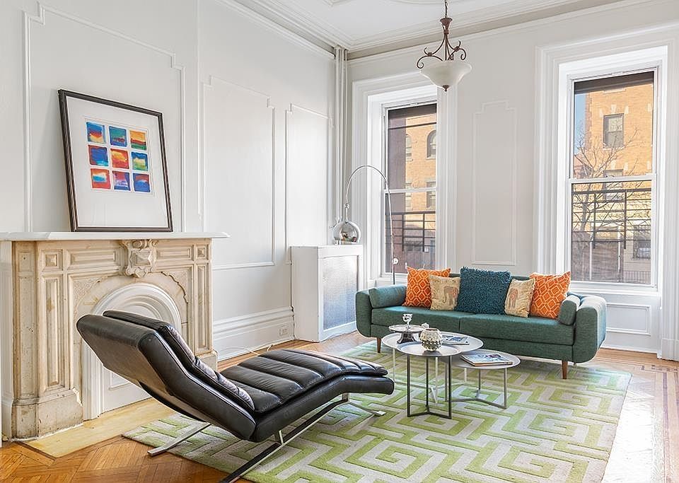 1st image of 325 Montgomery St #1