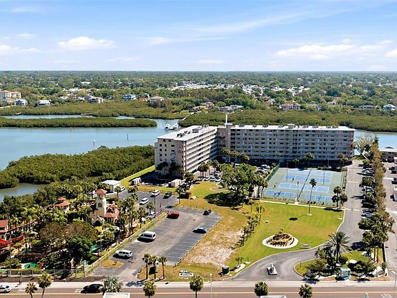 4th image of 19451 GULF BOULEVARD #203