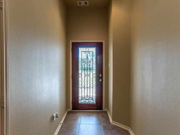 2nd image of 2415 Avalon Trace Ln