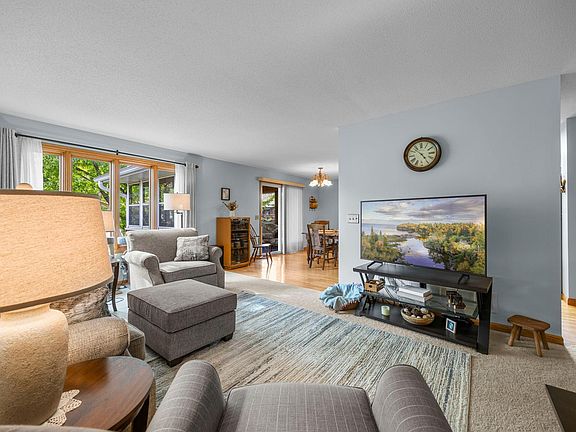 3rd image of 13274 Inglewood Ave