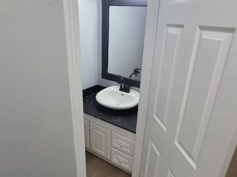 531 High St #10 — Photo 6