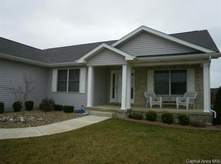 316 Newcombe Ln, Chatham, IL 62629