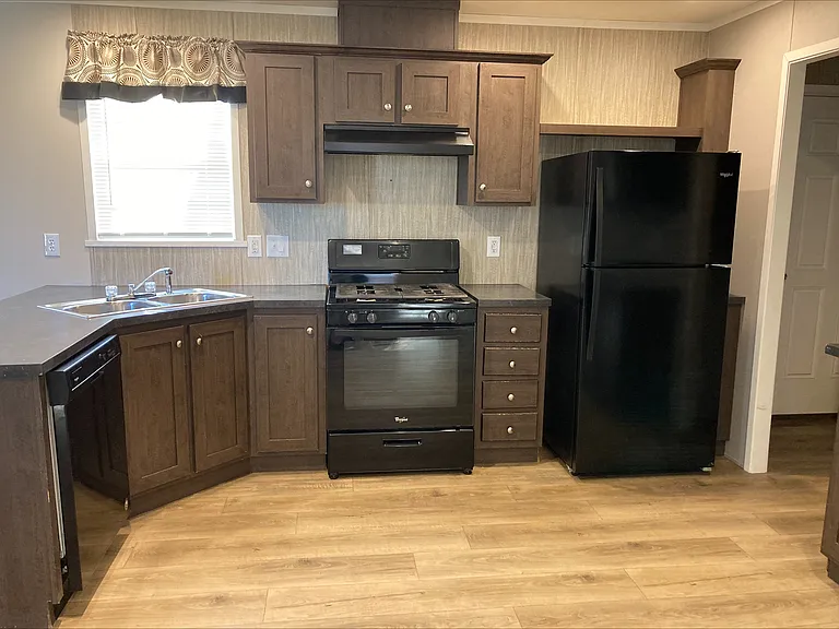 Meadowbrook Estates — Photo 32