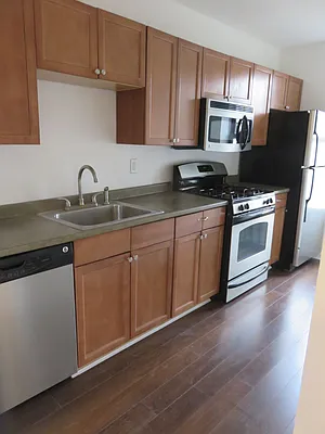 Rented by Space Real Estate | media 29