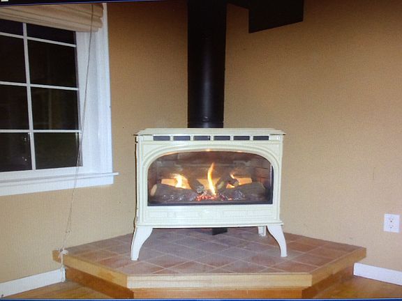 Gas fireplace