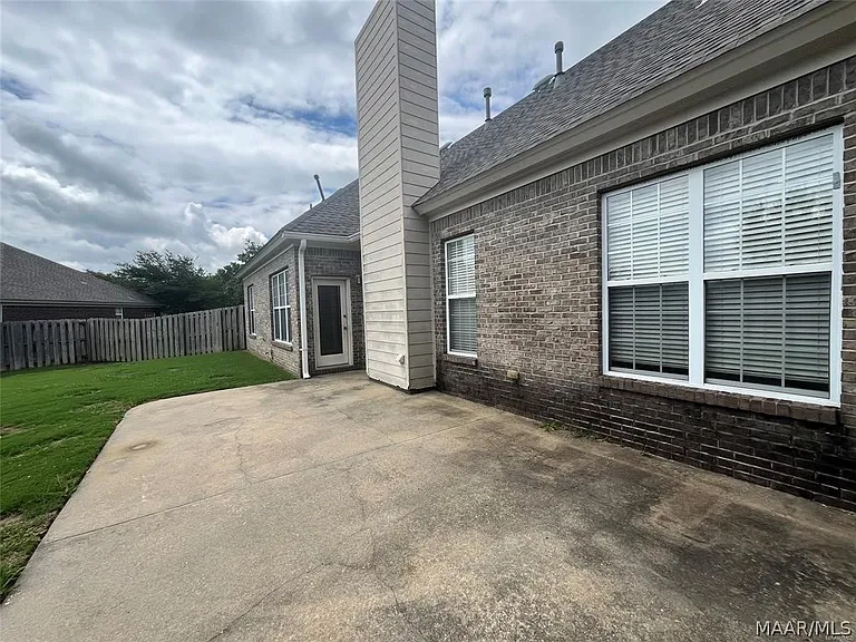 9515 Helmsley Cir — Photo 38