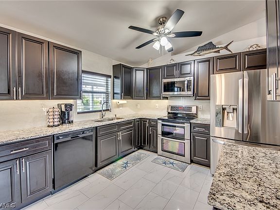 3rd image of 1405 NW 1st Ter