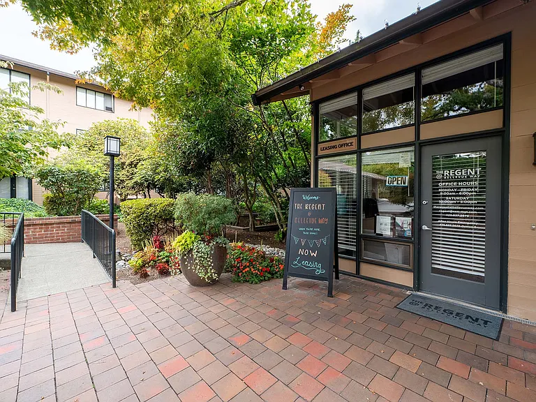 The Regent at Bellevue Way Apartments — Photo 44