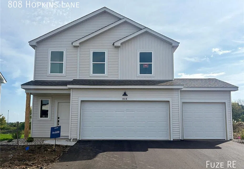 Brand New 4BR Home! Pond Views, 3 Car Garage + 50% Off First Month — Photo 2