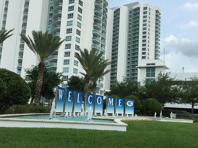 241 Riverside Dr #2102-2 — Photo 4