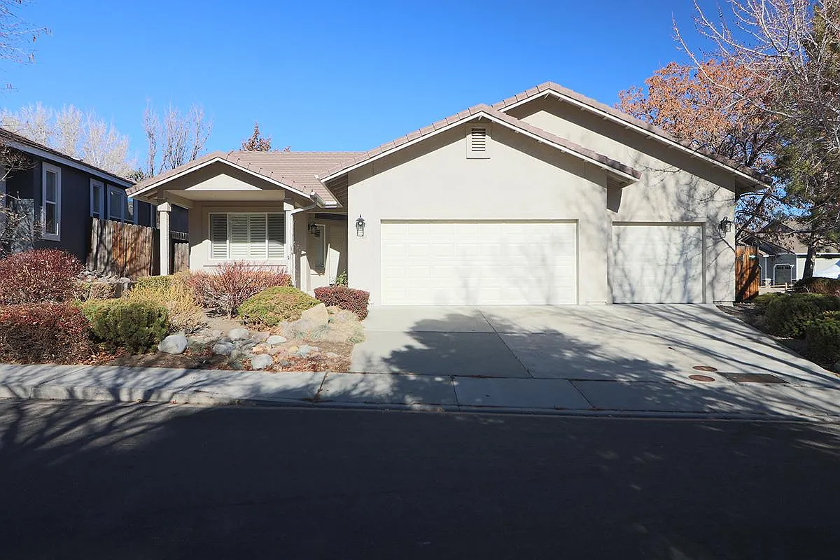 3 bed, 2.5 bath, 2030 sqft, $2,895 — Photo 2