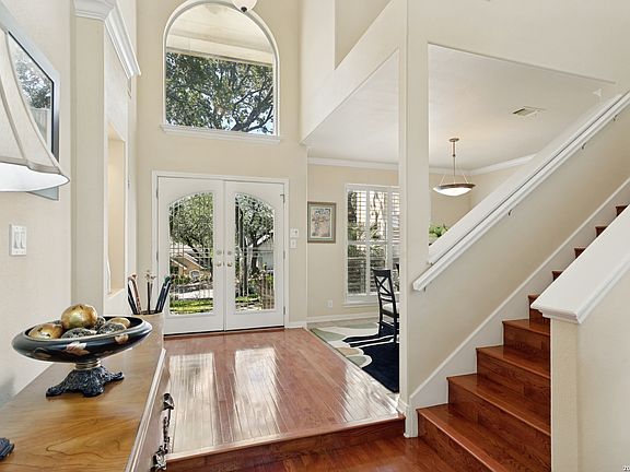 4th image of 1723 Hadbury Ln