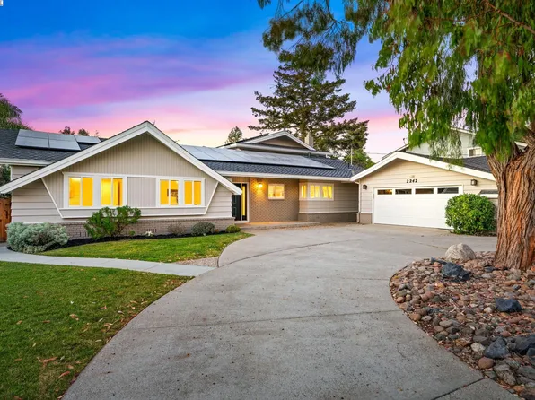 2242 Pleasant View Ln, Livermore, CA 94550