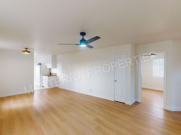3rd image of 976 El Camino Dr APT 6
