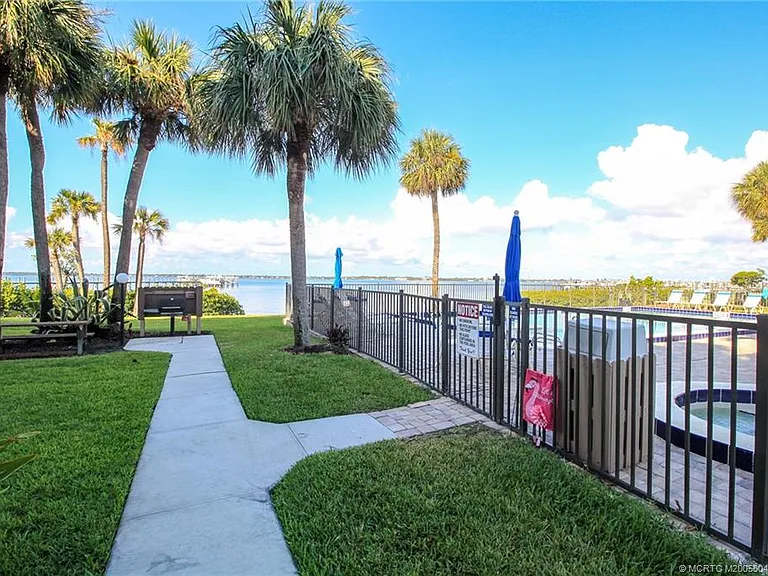 4720 NE Sandpebble Trce #403 — Photo 34