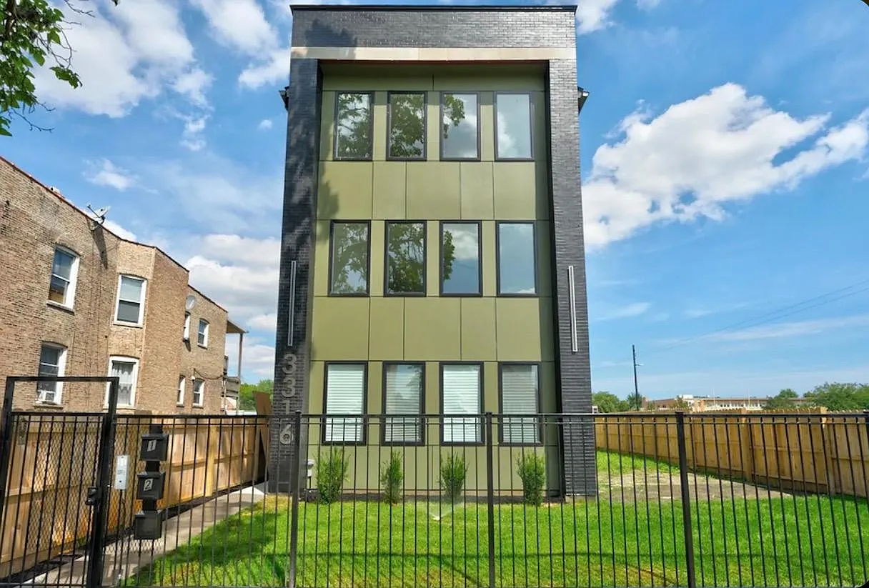 3316 W Adams St - UNIT 2 — Photo 2