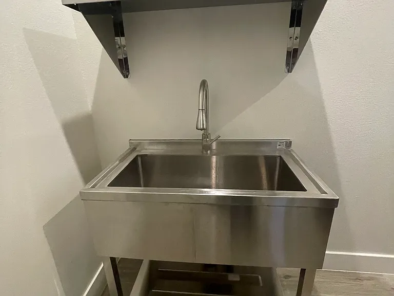 Laundry Room - Utility Sink