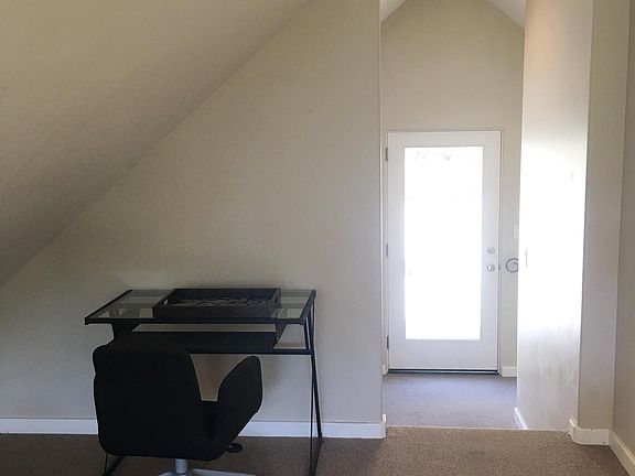 4th image of 743 Rockaway Beach Ave