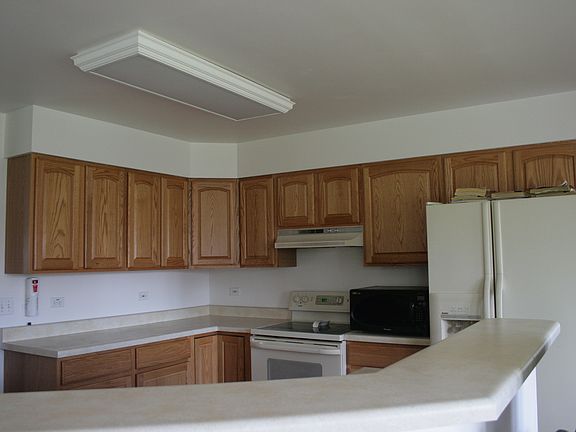5th image of 131 Garnett Ave