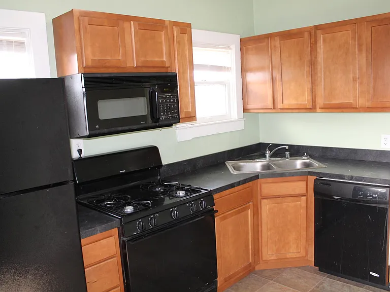 1734 Deerwood Ave #4 — Photo 6