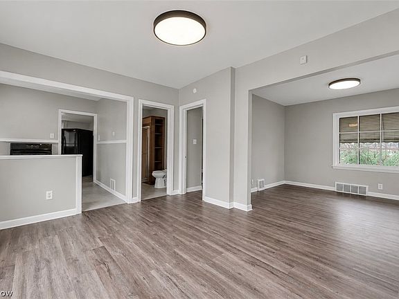 5th image of 5733 Longwood Ave