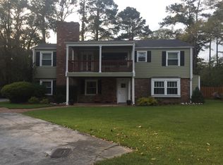 2 Club Cir, Savannah, GA 31406